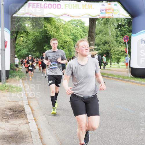 29.06.2025 - hella hamburg halbmarathon MichiJ http://msf.ph/oto/8289840 29.06.2025 10:33:24 Zwischen KM18-KM19 1424, 1569, 2590, 4270, 4854, 4997, 7709, 9159, 9585, 12643, 15651 meine-sportfotos.de