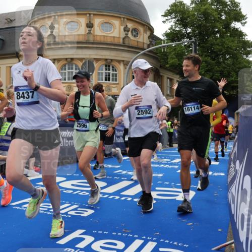 29.06.2025 - hella hamburg halbmarathon Strokosch-Dieckow http://msf.ph/oto/8289854 29.06.2025 10:49:34 Ziel 2504, 2516, 2592, 2596, 2706, 2878, 2889, 2937, 3060, 5705, 5978, 6115, 7332, 8437, 8689, 8813, 9038, 9463, 9619, 9649, 11339, 11340, 11679, 11977, 12094, 13233, 14562, 15392, 15857, 16114, 16592, 16738, 16843, 17001, 18058, 18451, 18476, 18960 meine-sportfotos.de