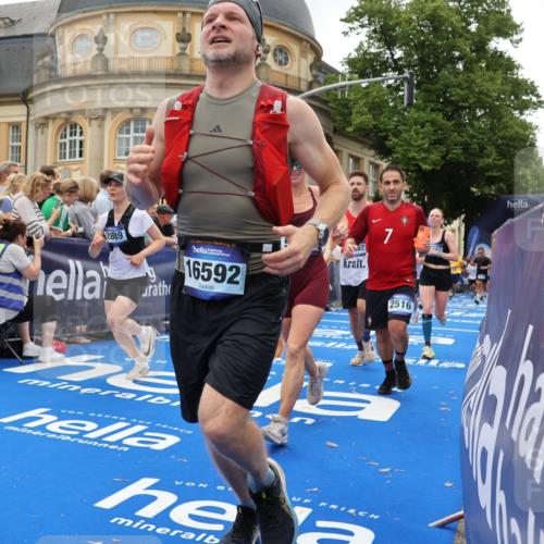 29.06.2025 - hella hamburg halbmarathon Strokosch-Dieckow http://msf.ph/oto/8289884 29.06.2025 10:49:35 Ziel 2504, 2516, 2592, 2596, 2706, 2889, 2937, 3060, 5705, 5978, 6115, 7332, 8437, 8689, 8813, 9038, 9463, 9619, 9649, 11340, 11679, 11977, 12094, 13233, 14562, 15392, 15857, 16114, 16592, 16738, 16843, 16877, 17001, 18058, 18451, 18926 meine-sportfotos.de