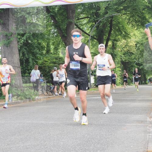 29.06.2025 - hella hamburg halbmarathon KatJ http://msf.ph/oto/8289969 29.06.2025 10:12:36 Zwischen KM18-KM19  meine-sportfotos.de