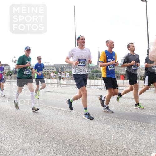 29.06.2025 - hella hamburg halbmarathon Lena Gebhardt http://msf.ph/oto/8289975 29.06.2025 10:21:10 Lombardsbrücke 5736, 11698, 5767, 18784, 6308, 6275, 10602, 1028, 1266, 1658, 2101, 2271, 2325, 2383, 2635, 2815, 2923, 2945, 2956, 2986, 3122, 3161, 3247, 3453, 3813, 3817, 4082, 4350, 5041, 5061, 5373, 5395, 5493, 5767, 6275, 6308, 6608, 6844, 7228, 7375, 7522, 7553, 7608, 7781, 8095, 8113, 8724, 8726, 8844, 8940, 9005, 9011, 9100, 9108, 9236, 9501, 9624, 9981, 10050, 10350, 10585, 10602, 11145, 11698, 12175, 12694, 12844, 13057, 13508 meine-sportfotos.de