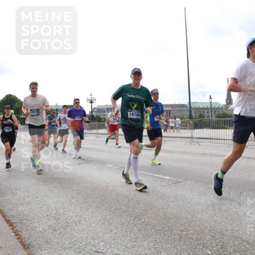 29.06.2025 - hella hamburg halbmarathon Lena Gebhardt http://msf.ph/oto/8290042 29.06.2025 10:21:10 Lombardsbrücke 15736, 2383, 15767, 5767, 18784, 1344, 04, 1028, 1266, 1658, 2101, 2271, 2325, 2383, 2635, 2815, 2923, 2945, 2956, 2986, 3122, 3161, 3247, 3453, 3813, 3817, 4082, 4350, 5041, 5061, 5373, 5395, 5493, 5767, 6275, 6308, 6608, 6844, 7228, 7375, 7522, 7553, 7608, 7781, 8095, 8113, 8724, 8726, 8844, 8940, 9005, 9011, 9100, 9108, 9236, 9501, 9624, 9981, 10050, 10350, 10585, 10602, 11145, 11698, 12175, 12694, 12844, 13057, 13508 meine-sportfotos.de