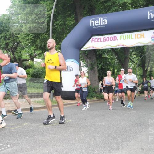 29.06.2025 - hella hamburg halbmarathon KatJ http://msf.ph/oto/8290045 29.06.2025 10:41:58 Zwischen KM18-KM19 1143, 2432, 2448, 4897, 6356, 8223, 8618 meine-sportfotos.de