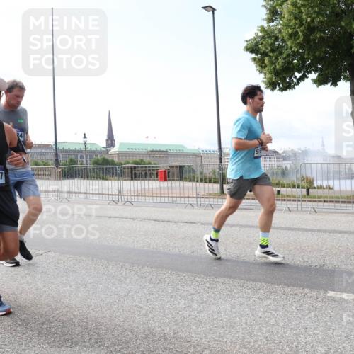 29.06.2025 - hella hamburg halbmarathon Lena Gebhardt http://msf.ph/oto/8290053 29.06.2025 10:11:50 Lombardsbrücke 1328, 1531, 1866, 1992, 3363, 4227, 5379, 5605, 7571, 8115, 8807, 8810, 9191, 9428, 10042, 10372, 10409, 10428, 11321, 11507, 11525, 11537, 11581, 11755, 11917, 12473, 13171, 13177, 13203, 13542, 13939, 13958, 14008, 14196, 14384, 15137, 15797, 15945, 16976, 17080, 17638, 17774, 17866, 18261, 18278, 18382, 18395, 18655, 19172 meine-sportfotos.de