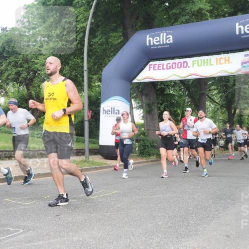 29.06.2025 - hella hamburg halbmarathon KatJ http://msf.ph/oto/8290066 29.06.2025 10:41:58 Zwischen KM18-KM19 1143, 2432, 2448, 4897, 6356, 8223, 8618 meine-sportfotos.de
