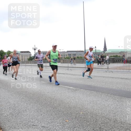 29.06.2025 - hella hamburg halbmarathon Lena Gebhardt http://msf.ph/oto/8290068 29.06.2025 10:46:40 Lombardsbrücke 1073, 1286, 1363, 1371, 1375, 1429, 1465, 1532, 1608, 1720, 1837, 1999, 2162, 2211, 2320, 2500, 2697, 2981, 3277, 3406, 3407, 3469, 3734, 3823, 4119, 4202, 4296, 4342, 4355, 4448, 4604, 5697, 5700, 5854, 5953, 6068, 6124, 6161, 6740, 7303, 7364, 7368, 7374, 7412, 7767, 7827, 7960, 7983, 8047, 8477, 8486, 8551, 8553, 8700, 9129, 9337, 9691, 10153, 10230, 11361, 11910, 12298, 12333, 12507, 12522, 13969, 14261, 15852, 16882, 16987 meine-sportfotos.de