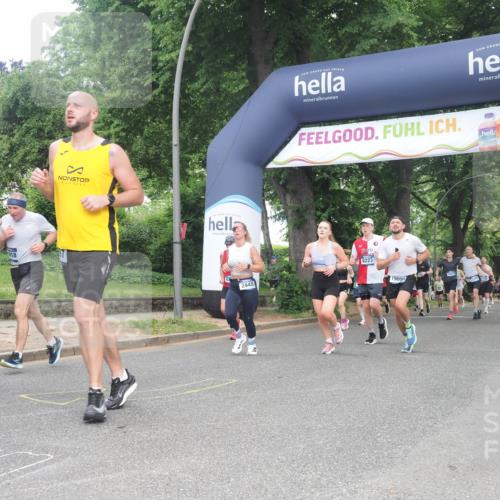29.06.2025 - hella hamburg halbmarathon KatJ http://msf.ph/oto/8290077 29.06.2025 10:41:58 Zwischen KM18-KM19 1143, 2432, 2448, 4897, 6356, 8223, 8618 meine-sportfotos.de