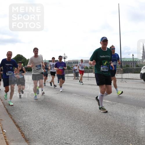 29.06.2025 - hella hamburg halbmarathon Lena Gebhardt http://msf.ph/oto/8290090 29.06.2025 10:21:11 Lombardsbrücke 15736, 11698, 2383, 767, 15767, 18784, 13448, 1028, 1266, 1401, 1658, 2101, 2271, 2325, 2383, 2635, 2815, 2923, 2945, 2956, 2986, 3122, 3161, 3247, 3453, 3813, 3817, 4082, 4350, 4786, 5041, 5061, 5373, 5395, 5493, 5767, 6275, 6308, 6608, 6844, 7228, 7375, 7522, 7553, 7608, 7781, 8095, 8113, 8724, 8726, 8844, 8940, 9005, 9011, 9100, 9108, 9236, 9501, 9624, 9981, 10050, 10350, 10585, 10602, 11145, 11698, 12175, 12694, 12844, 13057, 13508 meine-sportfotos.de