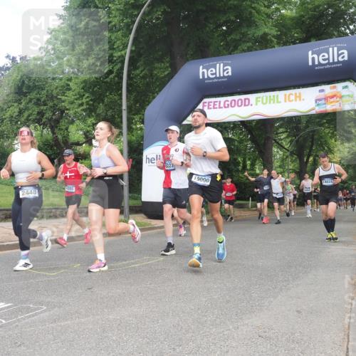 29.06.2025 - hella hamburg halbmarathon KatJ http://msf.ph/oto/8290093 29.06.2025 10:42:00 Zwischen KM18-KM19 1143, 2448, 4231, 4897, 6355, 6356, 8223 meine-sportfotos.de