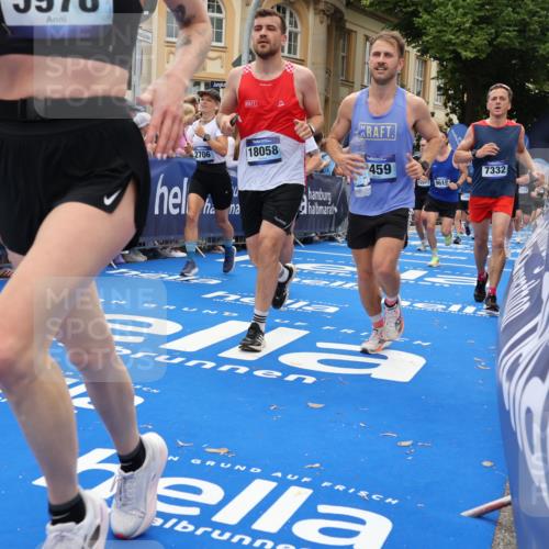 29.06.2025 - hella hamburg halbmarathon Strokosch-Dieckow http://msf.ph/oto/8290120 29.06.2025 10:49:42 Ziel 2504, 2706, 2937, 3060, 3543, 5894, 5978, 6115, 6125, 7332, 9200, 9463, 9551, 9619, 9723, 9924, 11975, 11977, 13159, 14794, 16800, 16843, 16877, 17282, 17753, 18058, 18451, 18926 meine-sportfotos.de