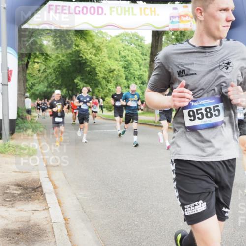29.06.2025 - hella hamburg halbmarathon MichiJ http://msf.ph/oto/8290130 29.06.2025 10:33:26 Zwischen KM18-KM19 1424, 1569, 2590, 3785, 4270, 4997, 7709, 9159, 9585, 11291, 12643, 15651 meine-sportfotos.de