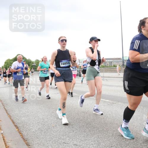29.06.2025 - hella hamburg halbmarathon Lena Gebhardt http://msf.ph/oto/8290146 29.06.2025 10:55:43 Lombardsbrücke 9614, 3115, 16855, 9618, 16385, 1626, 1616, 1873, 1917, 2793, 3101, 3115, 3157, 3244, 3577, 4265, 4470, 4473, 4628, 4896, 5040, 5220, 5222, 5306, 5483, 5487, 5575, 6055, 6056, 6113, 6257, 6594, 7516, 7548, 7680, 7969, 8110, 8527, 8532, 8533, 8626, 8648, 9548, 9614, 9618, 9857, 9858, 9861, 9865, 9956, 10094, 10436, 10438, 10449, 10559, 10593, 10885, 11109, 11903, 11962, 11963, 12695, 12902, 13098, 13230, 14727, 15152, 15160, 16385 meine-sportfotos.de