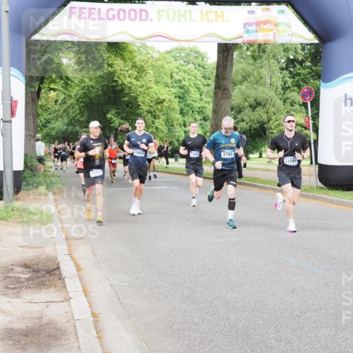 29.06.2025 - hella hamburg halbmarathon MichiJ http://msf.ph/oto/8290262 29.06.2025 10:33:27 Zwischen KM18-KM19 1424, 1569, 3785, 4270, 4997, 7709, 9159, 9585, 11291, 12643, 15651 meine-sportfotos.de