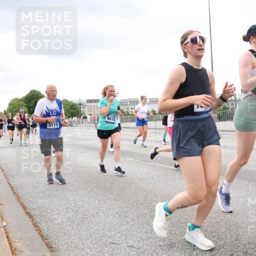 29.06.2025 - hella hamburg halbmarathon Lena Gebhardt http://msf.ph/oto/8290264 29.06.2025 10:55:44 Lombardsbrücke 3115, 9614, 1616, 1873, 1917, 2793, 3101, 3115, 3157, 3244, 3268, 3577, 4265, 4470, 4473, 4628, 4896, 5040, 5220, 5222, 5306, 5483, 5487, 5575, 5994, 6055, 6056, 6113, 6257, 6594, 7516, 7548, 7680, 7969, 8110, 8527, 8532, 8533, 8626, 8648, 9548, 9614, 9618, 9857, 9858, 9861, 9865, 9956, 10094, 10436, 10438, 10449, 10559, 10593, 10640, 10885, 11109, 11903, 11962, 11963, 12695, 12902, 13230, 14727, 15152, 16385 meine-sportfotos.de
