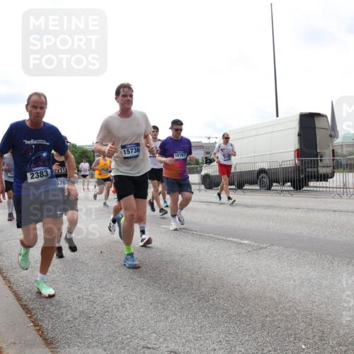 29.06.2025 - hella hamburg halbmarathon Lena Gebhardt http://msf.ph/oto/8290288 29.06.2025 10:21:11 Lombardsbrücke 17035, 169, 2383, 5767, 15736, 15767, 1344, 1028, 1266, 1401, 1658, 2101, 2271, 2325, 2383, 2635, 2815, 2923, 2945, 2956, 2986, 3122, 3161, 3247, 3453, 3813, 3817, 4082, 4350, 4786, 5041, 5061, 5373, 5395, 5493, 5767, 6275, 6308, 6608, 6844, 7228, 7375, 7522, 7553, 7608, 7781, 8095, 8113, 8724, 8726, 8844, 8940, 9005, 9011, 9100, 9108, 9236, 9501, 9624, 9981, 10050, 10350, 10585, 10602, 11145, 11698, 12175, 12694, 12844, 13057, 13508 meine-sportfotos.de