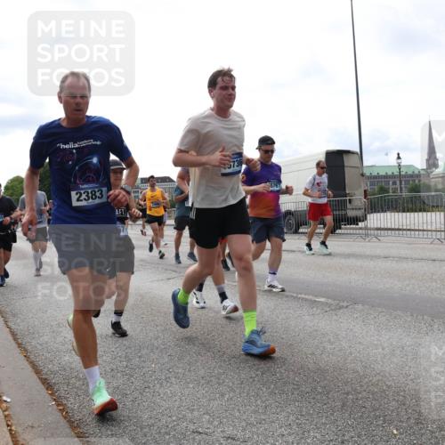 29.06.2025 - hella hamburg halbmarathon Lena Gebhardt http://msf.ph/oto/8290301 29.06.2025 10:21:12 Lombardsbrücke 17035, 2383, 5736, 5767, 1028, 1266, 1401, 1658, 2271, 2383, 2635, 2815, 2923, 2945, 2956, 2986, 3122, 3161, 3247, 3453, 3813, 3817, 4082, 4350, 4786, 5041, 5061, 5373, 5395, 5493, 5767, 6103, 6275, 6308, 6608, 6844, 7228, 7375, 7522, 7553, 7608, 7781, 8095, 8113, 8724, 8726, 8844, 8940, 9005, 9011, 9100, 9108, 9236, 9501, 9624, 9981, 10050, 10350, 10374, 10585, 10602, 11145, 11698, 12175, 12694, 12844, 13057, 13508 meine-sportfotos.de