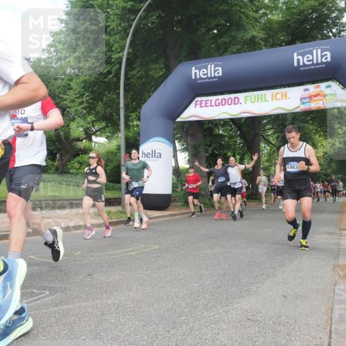 29.06.2025 - hella hamburg halbmarathon KatJ http://msf.ph/oto/8290311 29.06.2025 10:42:01 Zwischen KM18-KM19 1193, 2448, 4231, 4897, 6355, 6356, 8223 meine-sportfotos.de