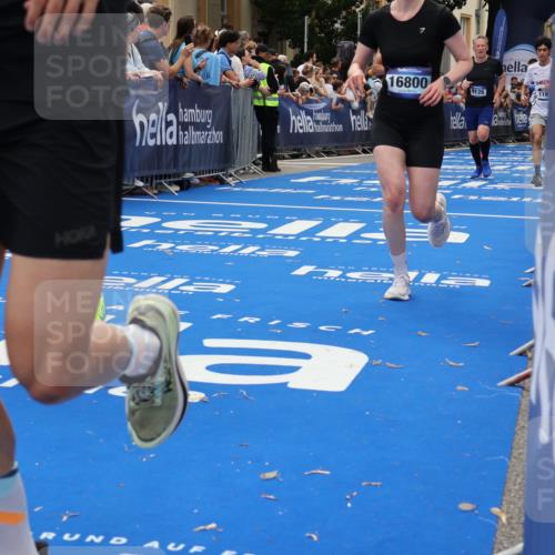 29.06.2025 - hella hamburg halbmarathon Strokosch-Dieckow http://msf.ph/oto/8290336 29.06.2025 10:49:49 Ziel 2540, 3543, 4017, 5460, 5894, 6125, 8454, 8455, 9126, 9200, 9491, 9551, 9597, 9723, 9924, 11975, 12527, 12733, 13159, 13463, 14794, 16716, 16732, 16800, 16877, 16887, 17282, 17753, 18926, 19109, 19122 meine-sportfotos.de