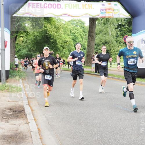 29.06.2025 - hella hamburg halbmarathon MichiJ http://msf.ph/oto/8290420 29.06.2025 10:33:28 Zwischen KM18-KM19 1424, 1569, 3785, 4270, 4997, 7709, 9159, 9585, 11291, 11688, 12643, 15651, 18862 meine-sportfotos.de