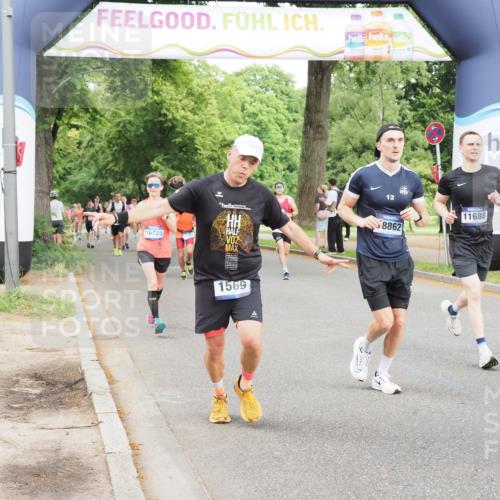 29.06.2025 - hella hamburg halbmarathon MichiJ http://msf.ph/oto/8290538 29.06.2025 10:33:28 Zwischen KM18-KM19 1424, 1569, 3785, 4270, 4997, 7709, 9159, 9585, 11291, 11688, 12643, 15651, 18862 meine-sportfotos.de
