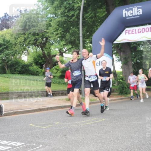 29.06.2025 - hella hamburg halbmarathon KatJ http://msf.ph/oto/8290558 29.06.2025 10:42:03 Zwischen KM18-KM19 1193, 1506, 2448, 3652, 4231, 4897, 6355, 6356, 7221, 8223 meine-sportfotos.de