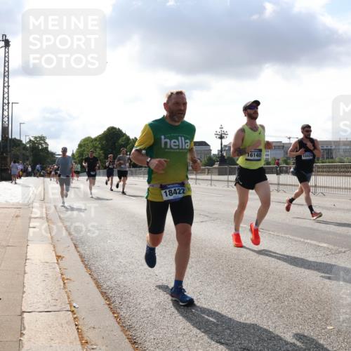 29.06.2025 - hella hamburg halbmarathon Lena Gebhardt http://msf.ph/oto/8290562 29.06.2025 09:46:21 Lombardsbrücke 18422, 16140, 10929, 1080, 1344, 1889, 1894, 2460, 2525, 3809, 3843, 3955, 4463, 4477, 4812, 4944, 5042, 6169, 6495, 7055, 7186, 7534, 7845, 7880, 7901, 8062, 8784, 8864, 8956, 9345, 10298, 10453, 10865, 10929, 11199, 11230, 11282, 11304, 11661, 11833, 12189, 12681, 12987, 13167, 13252, 13617, 13754, 13961, 14167, 14276, 14293, 15115, 15391, 15689, 15902, 16065, 16140, 16243, 16507, 16580, 16811, 16931, 16957, 17213, 17768 meine-sportfotos.de