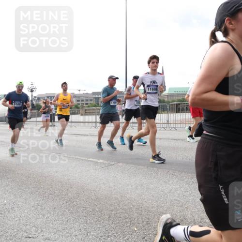 29.06.2025 - hella hamburg halbmarathon Lena Gebhardt http://msf.ph/oto/8290573 29.06.2025 10:21:13 Lombardsbrücke 35, 9108, 12561, 126, 1658, 1481, 11698, 1028, 1266, 1401, 1658, 2271, 2383, 2635, 2815, 2923, 2945, 2956, 2986, 3122, 3161, 3247, 3453, 3813, 3817, 3825, 3826, 4082, 4350, 4786, 5041, 5061, 5373, 5395, 5493, 5767, 6103, 6275, 6308, 6608, 6844, 7228, 7375, 7522, 7553, 7608, 7781, 8095, 8113, 8724, 8726, 8844, 8940, 9005, 9011, 9100, 9108, 9236, 9499, 9501, 9624, 9981, 10050, 10350, 10374, 10585, 10602, 11145, 11698, 12175, 12694, 12844, 13057, 13508 meine-sportfotos.de