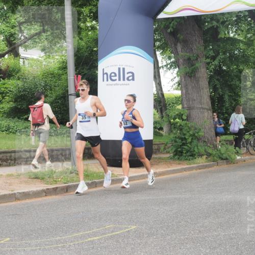 29.06.2025 - hella hamburg halbmarathon KatJ http://msf.ph/oto/8290592 29.06.2025 10:12:39 Zwischen KM18-KM19 52 meine-sportfotos.de