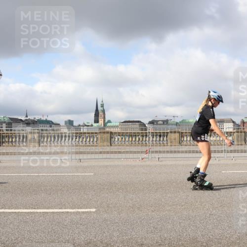 29.06.2025 - hella hamburg halbmarathon Lena Gebhardt http://msf.ph/oto/8290594 29.06.2025 09:05:48 Lombardsbrücke  meine-sportfotos.de