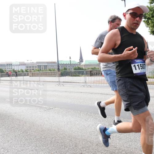 29.06.2025 - hella hamburg halbmarathon Lena Gebhardt http://msf.ph/oto/8290605 29.06.2025 10:11:51 Lombardsbrücke 1328, 1531, 1790, 1866, 1992, 3363, 4227, 5379, 5605, 7571, 8115, 8807, 8810, 9191, 9428, 10042, 10372, 10409, 10428, 11321, 11507, 11525, 11537, 11581, 11755, 11917, 12473, 13171, 13177, 13203, 13542, 13939, 13958, 14008, 14196, 14384, 15137, 15797, 15945, 16976, 17080, 17638, 17774, 17866, 18261, 18278, 18382, 18395, 18655 meine-sportfotos.de