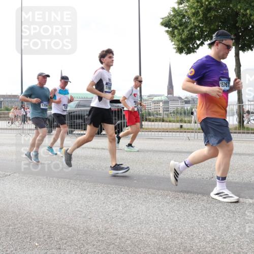 29.06.2025 - hella hamburg halbmarathon Lena Gebhardt http://msf.ph/oto/8290652 29.06.2025 10:21:13 Lombardsbrücke 7228, 2986, 12561, 126, 116, 15767, 1028, 1266, 1401, 1658, 2271, 2383, 2635, 2815, 2923, 2945, 2956, 2986, 3122, 3161, 3247, 3453, 3813, 3817, 3825, 3826, 4082, 4350, 4786, 5041, 5061, 5373, 5395, 5493, 5767, 6103, 6275, 6308, 6608, 6844, 7228, 7375, 7522, 7553, 7608, 7781, 8095, 8113, 8724, 8726, 8844, 8940, 9005, 9011, 9100, 9108, 9236, 9499, 9501, 9624, 9981, 10050, 10350, 10374, 10585, 10602, 11145, 11698, 12175, 12694, 12844, 13057, 13508 meine-sportfotos.de
