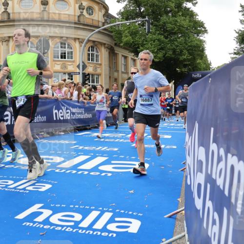 29.06.2025 - hella hamburg halbmarathon Strokosch-Dieckow http://msf.ph/oto/8290661 29.06.2025 10:49:57 Ziel 1216, 1321, 2020, 2540, 3692, 3852, 4017, 5460, 7100, 7657, 8454, 8455, 9031, 9126, 9213, 9303, 9491, 9597, 12271, 12527, 12733, 13225, 13463, 13758, 16403, 16716, 16732, 16887, 18884, 19109, 19112, 19122 meine-sportfotos.de