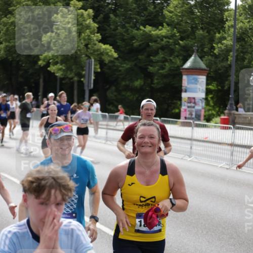29.06.2025 - hella hamburg halbmarathon Jannik Wohlers http://msf.ph/oto/8290668 29.06.2025 10:36:12 Lombardsbrücke 1224, 1948, 2124, 2588, 3398, 3428, 4084, 4618, 5012, 5747, 6156, 6190, 6667, 7632, 8530, 8945, 9115, 9117, 9500, 9694, 9701, 9918, 10024, 10112, 10123, 10487, 10984, 11637, 12493, 12605, 12770, 12775, 13092, 13106, 13265, 13266, 13445, 13704, 13902, 13903, 15077, 15568, 15707, 15805, 16228, 16239, 16977, 17018, 17156, 17807, 18152, 18174, 18226, 18482, 18488, 18644, 18646, 18918, 18929 meine-sportfotos.de