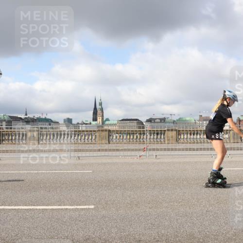 29.06.2025 - hella hamburg halbmarathon Lena Gebhardt http://msf.ph/oto/8290684 29.06.2025 09:05:48 Lombardsbrücke  meine-sportfotos.de