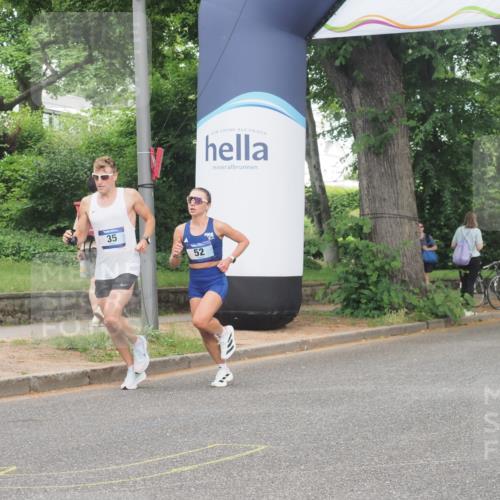 29.06.2025 - hella hamburg halbmarathon KatJ http://msf.ph/oto/8290687 29.06.2025 10:12:39 Zwischen KM18-KM19 52 meine-sportfotos.de