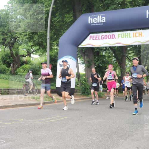 29.06.2025 - hella hamburg halbmarathon KatJ http://msf.ph/oto/8290967 29.06.2025 10:42:08 Zwischen KM18-KM19 1193, 1506, 2252, 3177, 3652, 6084, 6433, 6569, 7221 meine-sportfotos.de