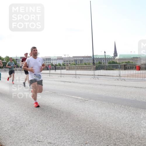 29.06.2025 - hella hamburg halbmarathon Lena Gebhardt http://msf.ph/oto/8290999 29.06.2025 10:11:51 Lombardsbrücke 1328, 1531, 1790, 1866, 1992, 3363, 4227, 5379, 5605, 7571, 8115, 8807, 8810, 9191, 9428, 10042, 10372, 10409, 10428, 11321, 11507, 11525, 11537, 11581, 11755, 11917, 12473, 13171, 13177, 13203, 13542, 13939, 13958, 14008, 14196, 14384, 15137, 15797, 15945, 16976, 17080, 17638, 17774, 17866, 18261, 18278, 18382, 18395, 18655 meine-sportfotos.de