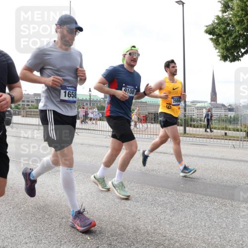 29.06.2025 - hella hamburg halbmarathon Lena Gebhardt http://msf.ph/oto/8291009 29.06.2025 10:21:15 Lombardsbrücke 14819, 17035, 9108, 1658, 2986, 1028, 1266, 1401, 1658, 2271, 2383, 2635, 2815, 2923, 2945, 2956, 2986, 3122, 3161, 3247, 3453, 3770, 3813, 3817, 3825, 3826, 4082, 4350, 4697, 4786, 5041, 5061, 5373, 5395, 5412, 5493, 5767, 6103, 6275, 6308, 6844, 7228, 7375, 7522, 7553, 7608, 7781, 8095, 8113, 8724, 8726, 8844, 9005, 9011, 9100, 9108, 9236, 9499, 9501, 9532, 9624, 9981, 10374, 10585, 10602, 11145, 11698, 12175, 12694, 12844, 13057, 13508 meine-sportfotos.de