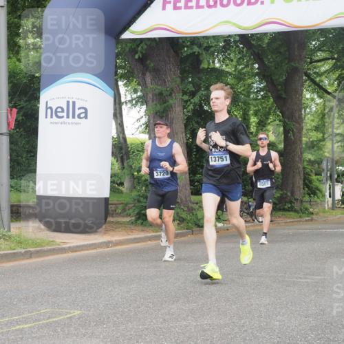 29.06.2025 - hella hamburg halbmarathon KatJ http://msf.ph/oto/8291029 29.06.2025 10:12:42 Zwischen KM18-KM19 35, 52, 6559 meine-sportfotos.de