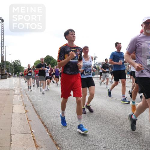 29.06.2025 - hella hamburg halbmarathon Lena Gebhardt http://msf.ph/oto/8291033 29.06.2025 10:36:19 Lombardsbrücke 8581, 7576, 3679, 602, 1008, 16464, 1010, 1008, 1010, 1036, 1102, 1183, 1224, 1775, 1780, 1835, 2124, 2520, 2827, 2870, 3398, 3401, 3404, 3428, 3598, 3699, 3741, 3877, 3990, 4245, 4326, 4413, 4442, 4798, 4937, 5012, 5246, 5427, 5540, 5573, 5666, 5747, 5809, 5919, 6092, 6093, 6184, 6190, 6417, 6667, 6845, 6896, 7086, 7111, 7140, 7275, 7575, 7576, 7632, 8356, 8498, 8530, 8581, 8945, 8947, 9115, 9117, 9229, 9432, 17807, 18152 meine-sportfotos.de
