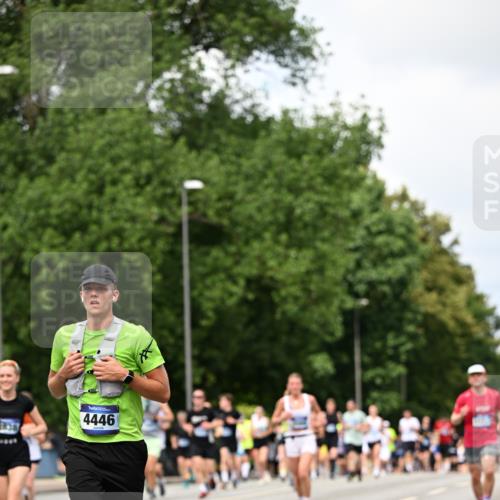 29.06.2025 - hella hamburg halbmarathon Dr. Thomas Lammeyer http://msf.ph/oto/8291038 29.06.2025 10:37:21 Kennedybrücke 1078, 1199, 1324, 1373, 1732, 1879, 1995, 2059, 2085, 2384, 2838, 3221, 3341, 3422, 3560, 3653, 3871, 4030, 4096, 4164, 4446, 4555, 5156, 5180, 5581, 5917, 6773, 6861, 6999, 7705, 8175, 8595, 8839, 8891, 8993, 9289, 9471, 9591, 9750, 9768, 9780, 10770 meine-sportfotos.de