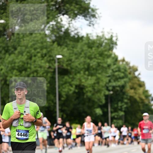 29.06.2025 - hella hamburg halbmarathon Dr. Thomas Lammeyer http://msf.ph/oto/8291078 29.06.2025 10:37:21 Kennedybrücke 1078, 1199, 1324, 1373, 1732, 1879, 1995, 2059, 2085, 2384, 2838, 3221, 3341, 3422, 3560, 3653, 3871, 4030, 4096, 4164, 4446, 4555, 5156, 5180, 5581, 5917, 6773, 6861, 6999, 7705, 8175, 8595, 8839, 8891, 8993, 9289, 9471, 9591, 9750, 9768, 9780, 10770 meine-sportfotos.de