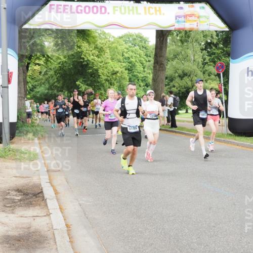 29.06.2025 - hella hamburg halbmarathon MichiJ http://msf.ph/oto/8291094 29.06.2025 10:33:34 Zwischen KM18-KM19 1920, 2188, 2470, 3785, 4277, 6819, 9105, 11291, 11688, 12161, 16725, 16803, 17960, 18810, 18862 meine-sportfotos.de