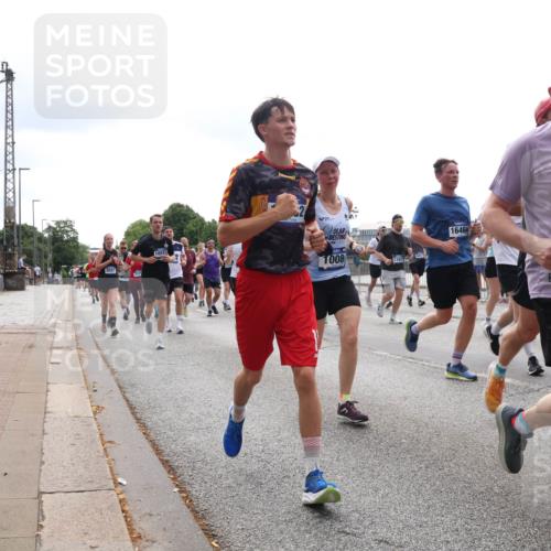 29.06.2025 - hella hamburg halbmarathon Lena Gebhardt http://msf.ph/oto/8291098 29.06.2025 10:36:19 Lombardsbrücke 8581, 1008, 1322, 16464, 1010, 1008, 1010, 1036, 1102, 1183, 1224, 1775, 1780, 1835, 2124, 2520, 2827, 2870, 3398, 3401, 3404, 3428, 3598, 3699, 3741, 3877, 3990, 4245, 4326, 4413, 4442, 4798, 4937, 5012, 5246, 5427, 5540, 5573, 5666, 5747, 5809, 5919, 6092, 6093, 6184, 6190, 6417, 6667, 6845, 6896, 7086, 7111, 7140, 7275, 7575, 7576, 7632, 8356, 8498, 8530, 8581, 8945, 8947, 9115, 9117, 9229, 9432, 17807, 18152 meine-sportfotos.de