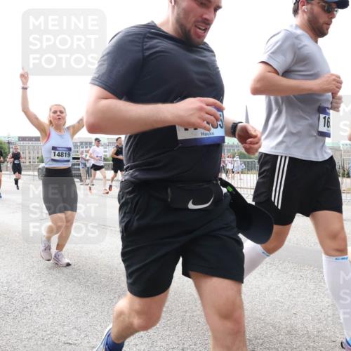 29.06.2025 - hella hamburg halbmarathon Lena Gebhardt http://msf.ph/oto/8291110 29.06.2025 10:21:15 Lombardsbrücke 12395, 1177, 14819, 16, 1028, 1266, 1401, 1658, 2271, 2383, 2635, 2815, 2923, 2945, 2956, 2986, 3122, 3161, 3247, 3453, 3770, 3813, 3817, 3825, 3826, 4082, 4350, 4697, 4786, 5041, 5061, 5373, 5395, 5412, 5493, 5767, 6103, 6275, 6308, 6844, 7228, 7375, 7522, 7553, 7608, 7781, 8095, 8113, 8724, 8726, 8844, 9005, 9011, 9100, 9108, 9236, 9499, 9501, 9532, 9624, 9981, 10374, 10585, 10602, 11145, 11698, 12175, 12694, 12844, 13057, 13508 meine-sportfotos.de