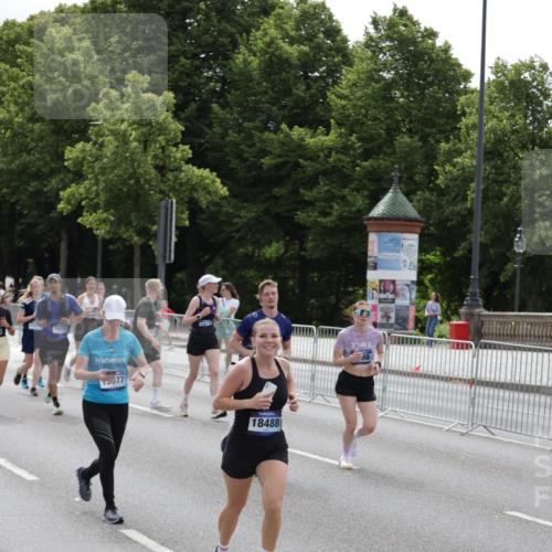 29.06.2025 - hella hamburg halbmarathon Jannik Wohlers http://msf.ph/oto/8291122 29.06.2025 10:36:13 Lombardsbrücke 1224, 1948, 2124, 2588, 3428, 4084, 4618, 4762, 5747, 6156, 6190, 6667, 7632, 8499, 8530, 8945, 9115, 9500, 9694, 9701, 9918, 10024, 10123, 10487, 10984, 11637, 11672, 12493, 12605, 12770, 12775, 13092, 13106, 13265, 13266, 13445, 13704, 13902, 13903, 15077, 15568, 15707, 15805, 16228, 16239, 16977, 17018, 17156, 17807, 18152, 18174, 18226, 18482, 18488, 18644, 18646, 18918, 18929 meine-sportfotos.de