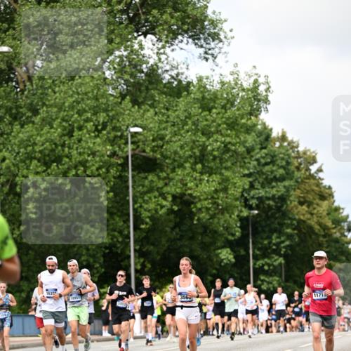 29.06.2025 - hella hamburg halbmarathon Dr. Thomas Lammeyer http://msf.ph/oto/8291157 29.06.2025 10:37:22 Kennedybrücke 1078, 1199, 1324, 1373, 1732, 1879, 1995, 2059, 2085, 2342, 2384, 2838, 3221, 3341, 3422, 3560, 3653, 3871, 4030, 4096, 4164, 4446, 4555, 5180, 5581, 5917, 6773, 6861, 6999, 7705, 8175, 8595, 8839, 8891, 8993, 9289, 9471, 9591, 9750, 9768, 9780 meine-sportfotos.de