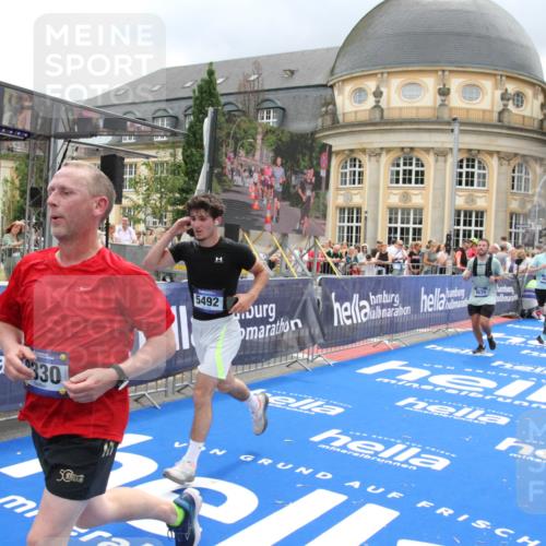 29.06.2025 - hella hamburg halbmarathon Michael Strokosch http://msf.ph/oto/8291196 29.06.2025 10:56:15 Ziel 1193, 4594, 4813, 5465, 5492, 5570, 8330, 8639, 9903, 9907, 10789, 12348, 12545, 14363, 15484, 16113, 16634, 17468, 17642, 19152 meine-sportfotos.de