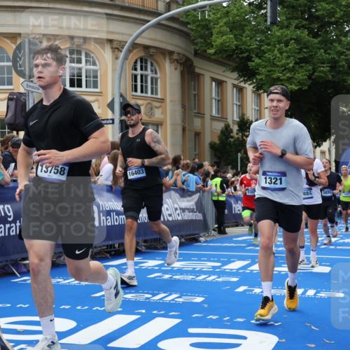 29.06.2025 - hella hamburg halbmarathon Strokosch-Dieckow http://msf.ph/oto/8291202 29.06.2025 10:50:04 Ziel 1119, 1216, 1321, 1507, 2020, 3296, 3562, 3692, 3852, 7100, 7176, 7657, 8313, 9031, 9213, 9303, 9965, 11607, 12203, 12235, 12271, 13225, 13282, 13758, 14257, 16403, 18228, 18657, 18658, 18884, 19112 meine-sportfotos.de
