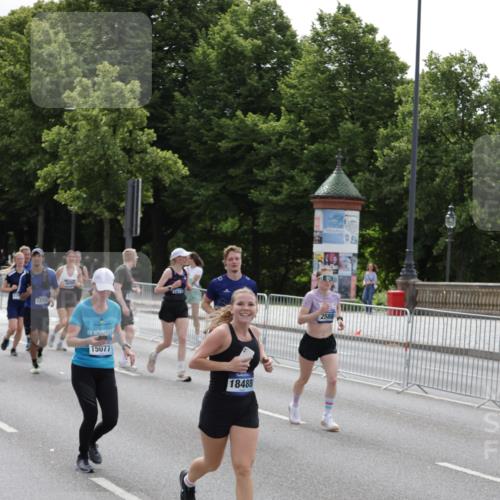 29.06.2025 - hella hamburg halbmarathon Jannik Wohlers http://msf.ph/oto/8291214 29.06.2025 10:36:13 Lombardsbrücke 1224, 1948, 2124, 2588, 3428, 4084, 4618, 4762, 5747, 6156, 6190, 6667, 7632, 8499, 8530, 8945, 9115, 9500, 9694, 9701, 9918, 10024, 10123, 10487, 10984, 11637, 11672, 12493, 12605, 12770, 12775, 13092, 13106, 13265, 13266, 13445, 13704, 13902, 13903, 15077, 15568, 15707, 15805, 16228, 16239, 16977, 17018, 17156, 17807, 18152, 18174, 18226, 18482, 18488, 18644, 18646, 18918, 18929 meine-sportfotos.de